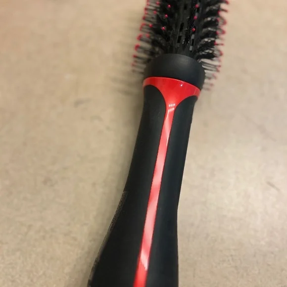 Revlon dryer Hair Brush - Picture 2 of 8